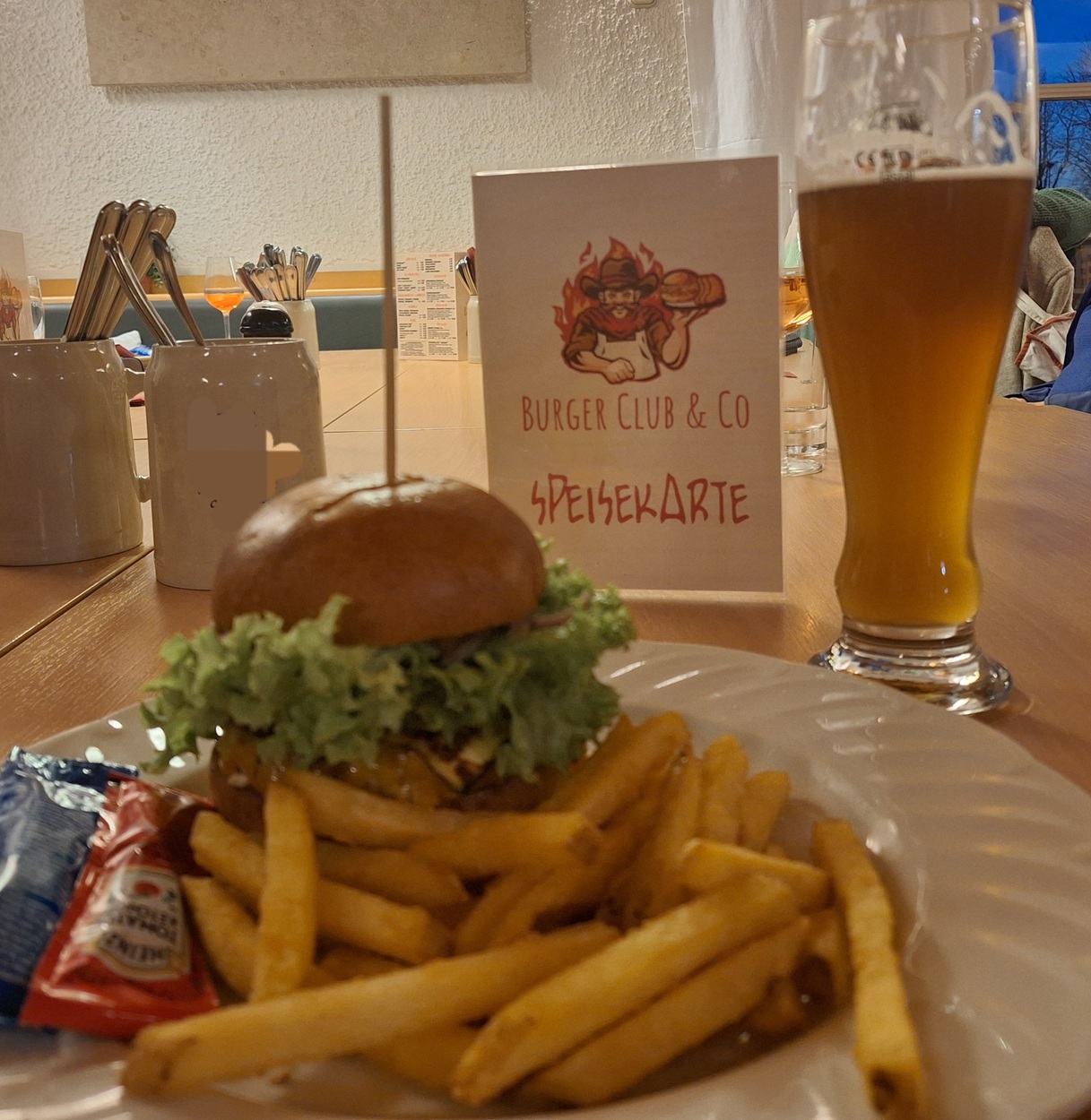 Die Winterpause der Clubgaststätte geht zu Ende, BURGER CLUB  & CO  öffnet am Freitag 6. März !!